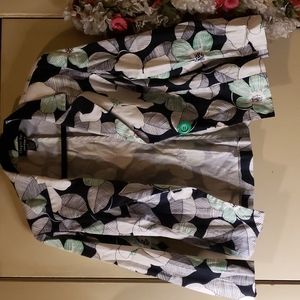 Chapter One Sportswear inc Navy flower blazer.